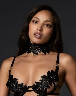 Bluebella shop 19 Bluebella - US Ophelia Choker Black